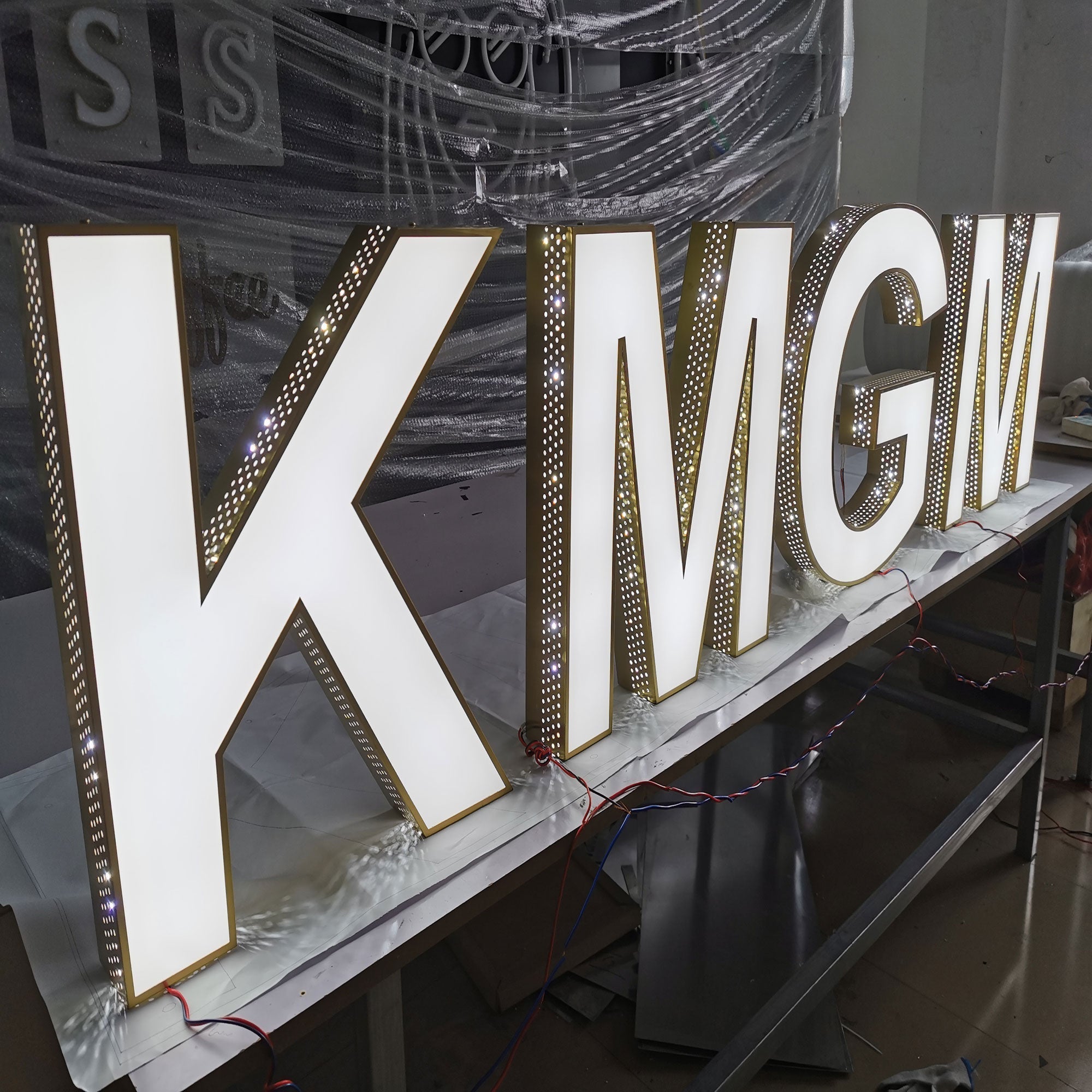 Waterproof Business Custom Punching Holes Led Channel Letters Front-lit LED Advertising Face Illuminated Channel Letter Sign